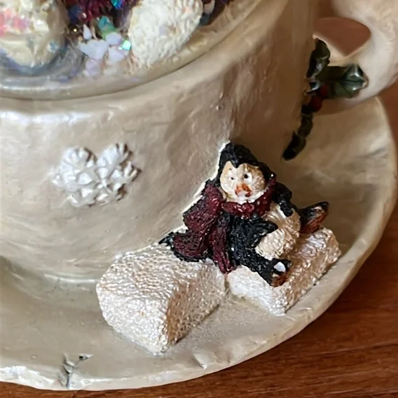 BOYDS BEARS & FRIENDS Miniature Snow Woman with Penguin Snow Globe - Picture 3 of 11